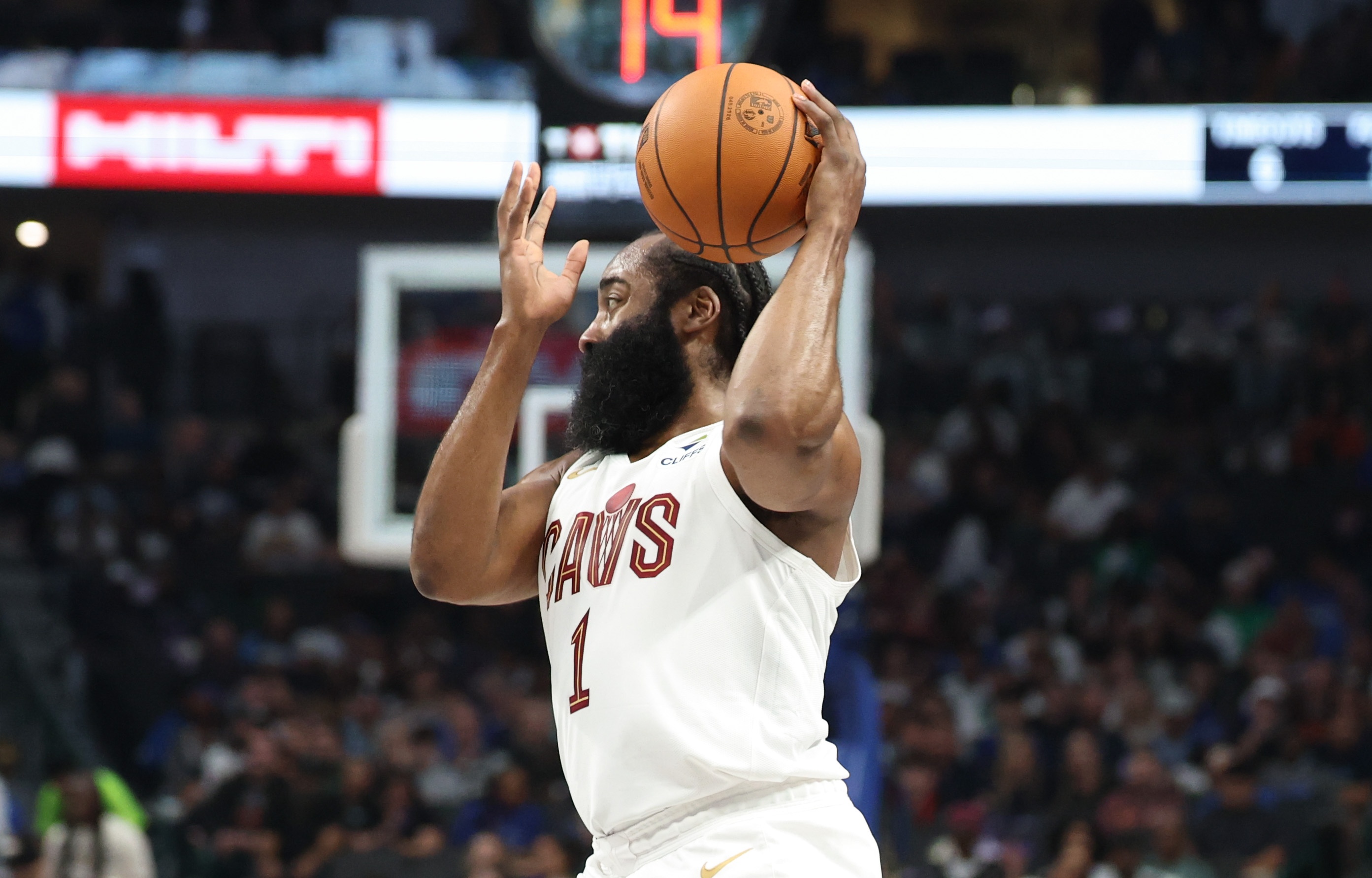 开云官网-拖布谈哈登：他能看到场上的一切 基本就是把分直接送到你手里